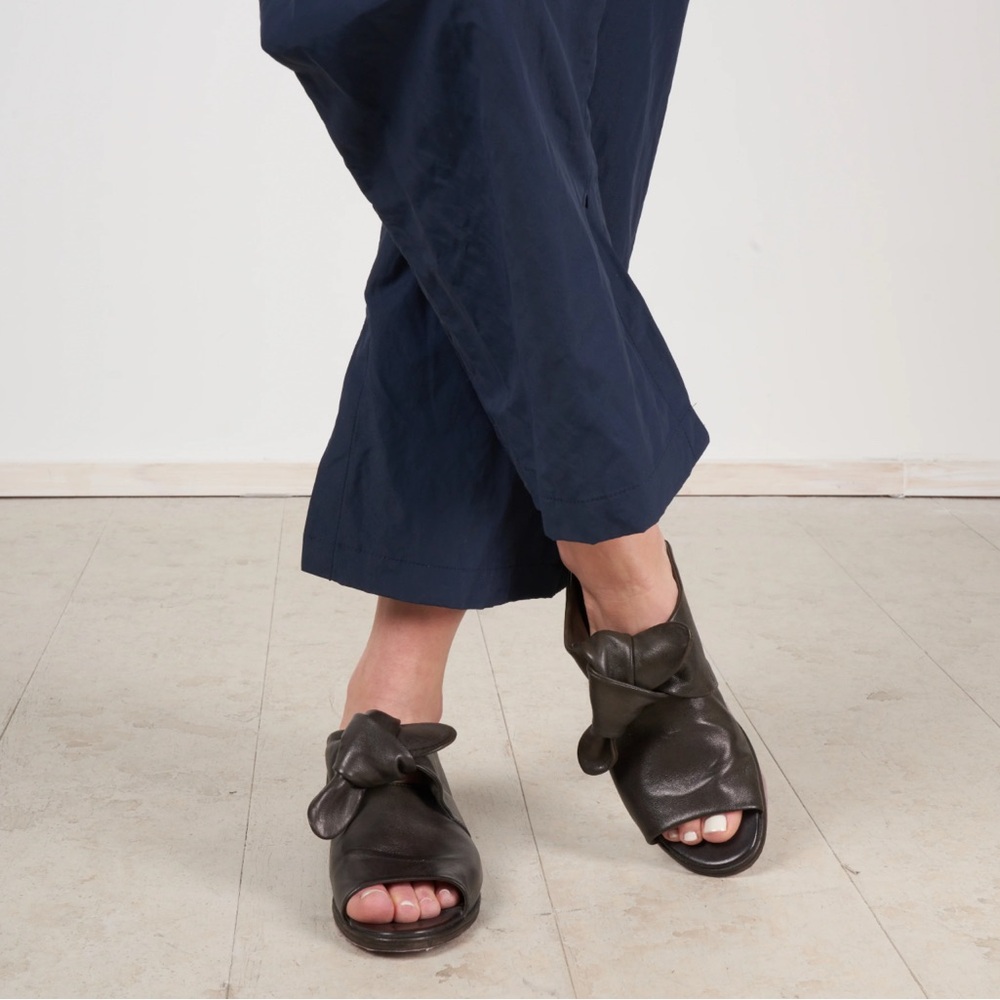 Shoto Leather Bow Slides Dark Gray Size 37